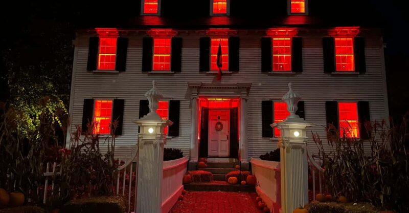 Salem, MA: Hocus Pocus Movie Guided Walking Tour - Meeting in Salem Common Near South Washington Square