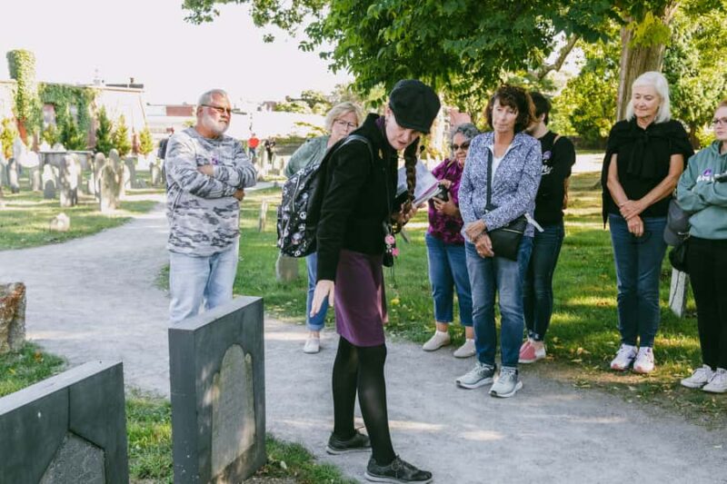 Salem, Massachusetts: 1692 Witchcraft Trials Walk - The Experience of the Tour Guides and Group Dynamics