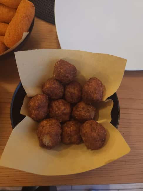 Salento Tasting: Local Bites, Wine & Traditional Flavors - Sampling Fresh Mozzarella, Burrata, and Cured Meats