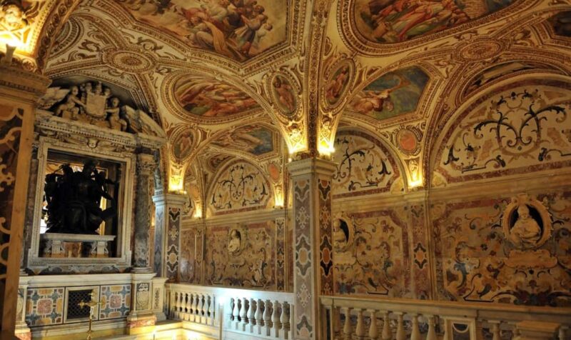 Salerno: Old town Walking Tour with Local Expert Guide - Meet Your Local Guide at Piazza Matteo Luciani