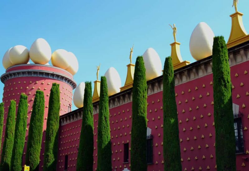 Salvador Dalí Museum, House & Cadaqués Semi-Private Tour - Discover Salvador Dalí’s Artistic Realm in Catalonia