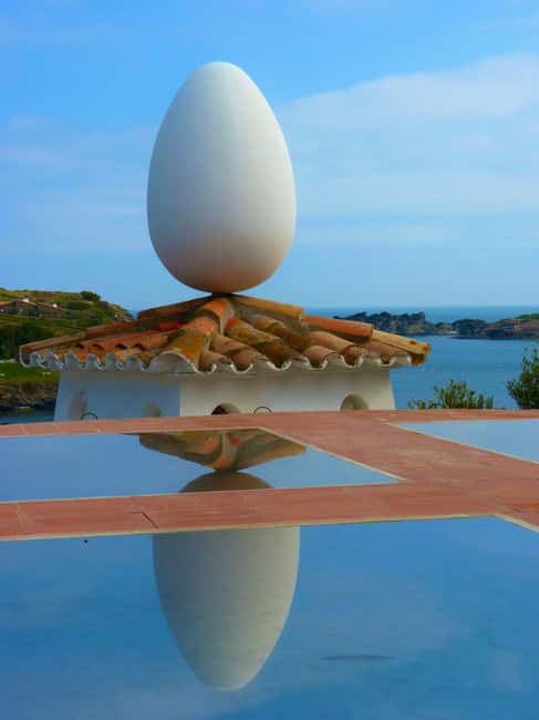 Salvador Dalí Museum, House & Cadaqués Semi-Private Tour - Visiting Dalí’s House and Studio at Portlligat