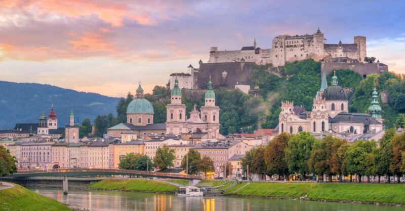 Salzburg: Christmas Market Magic with a Local - Tasting Seasonal Delights at Salzburg’s Christmas Markets