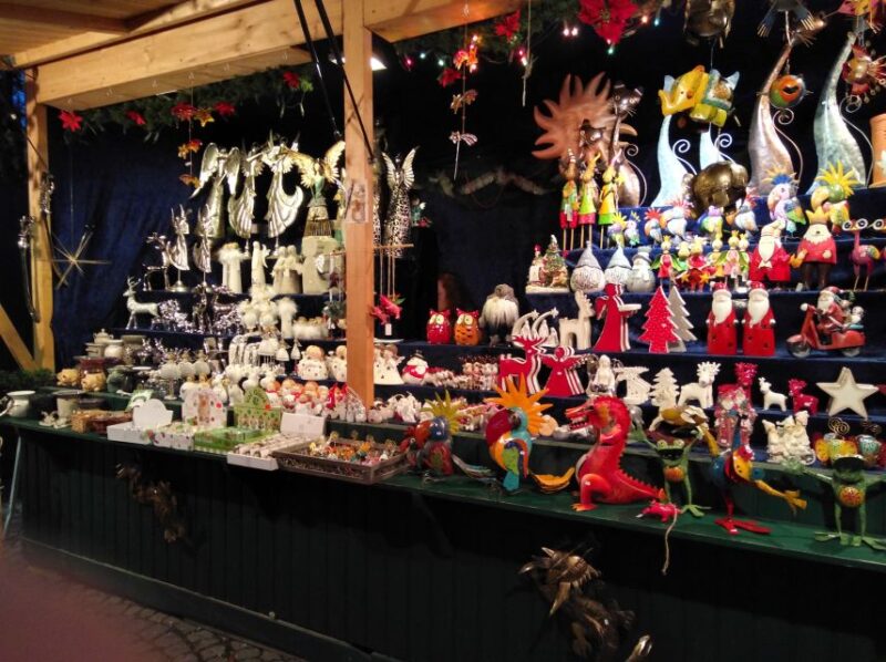 Salzburg City & Singing Christmas Tour in English - Key Points