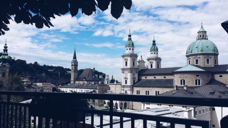 Salzburg: Express Walk with a Local in 60 minutes - Discover Salzburg’s Historic Fortresses and Landmarks