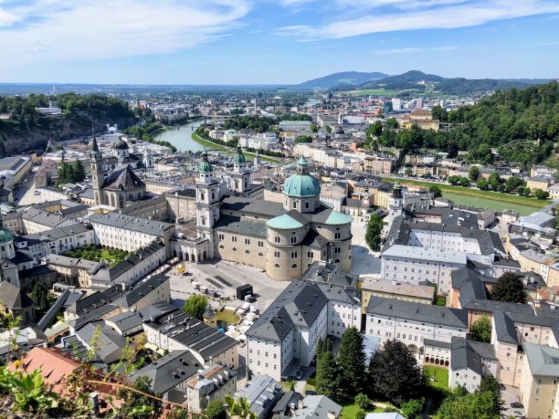 Salzburg: Express Walk with a Local in 60 minutes - Logistics and Meeting Details