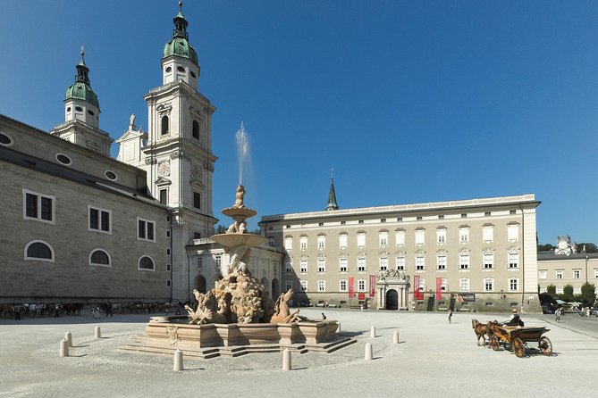 Salzburg Food Tasting Tour: delicious & fun - Farmers Market at Universitätsplatz