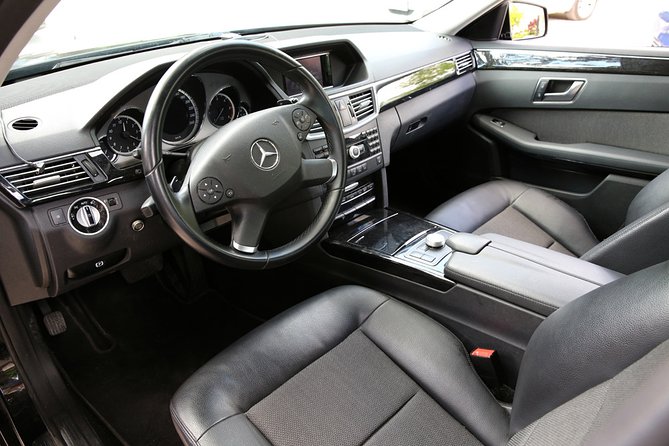 Salzburg Train Station Arrival Transfer - Comfortable and Reliable Vehicle Options