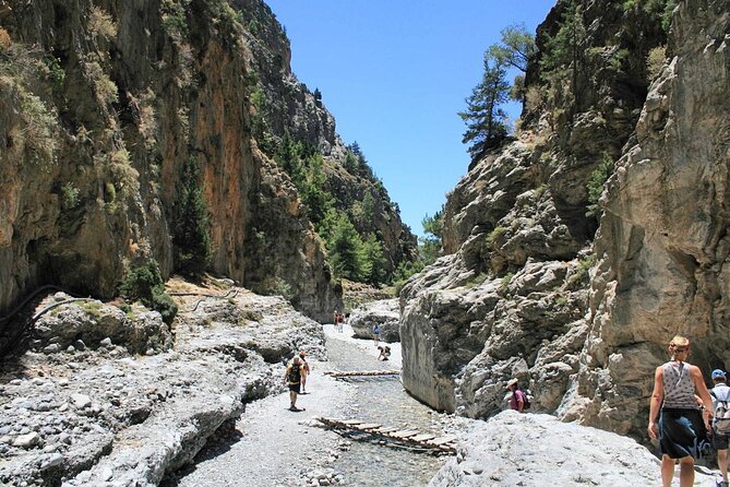 Samaria Gorge Trek Full Day Tour from Georgioupoli with Guide - Exploring Omalos Plateau: The Gateway to Samaria Gorge