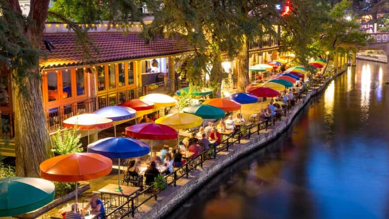 San Antonio Premium Night Driving Tour with Dinner & Cruise - Relaxing Nighttime River Walk Cruise