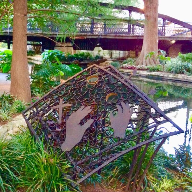 San Antonio: Riverwalk and Downtown Guided Walking Tour - The Most Haunted Hotel in San Antonio