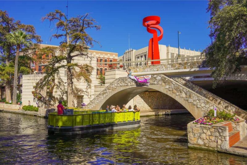 San Antonio Riverwalk Tour With Go Rio River Cruise - Starting Point at the Emily Morgan Hotel