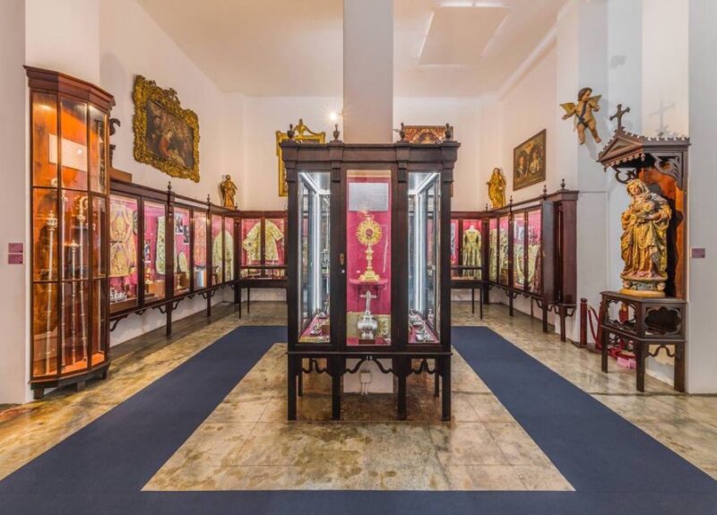 San Cristobal de La Laguna : Cathedral ticket w/ audioguide - Accessibility and Respectful Visiting Tips