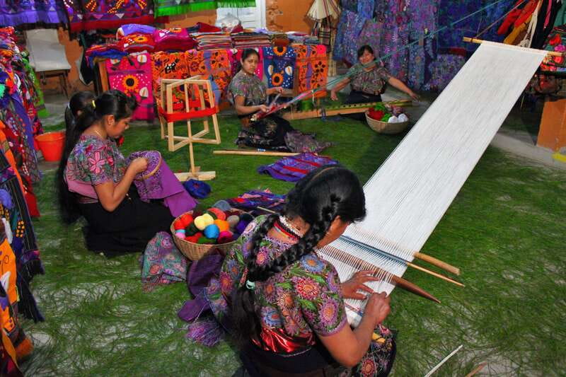 San Cristobal: Zinacantan and San Juan Chamula Tour - Tour Accessibility and Suitability