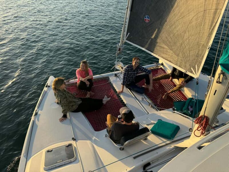 San Diego Bay: 2.5 hour Pure Catamaran Sailing Cruise - Drinks Included for a Casual, Enjoyable Ride