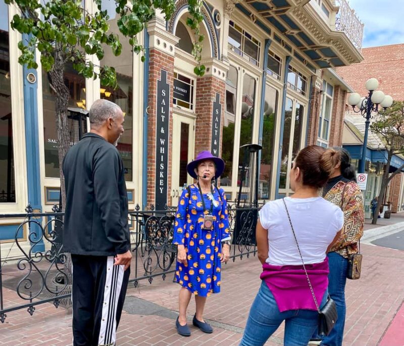 San Diego: Gaslamp Quarter Historic True Crime Walking Tour - The Guide’s Storytelling Style and Visitor Experience