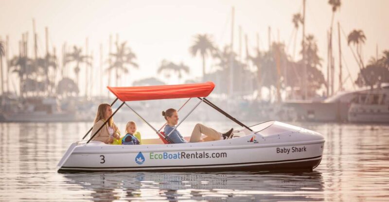 San Diego: San Diego Bay Dog-Friendly Eco Pedal Boat Rentals - Discover San Diego Bay on a Pedal Boat for Families and Dogs