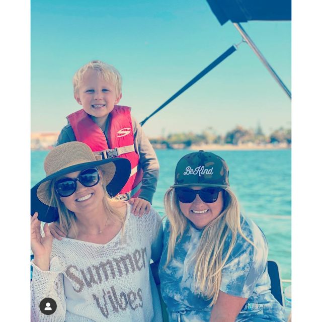 San Diego: San Diego Bay Sunset & Daytime Sailing Experience - Onboard Amenities and Comfort