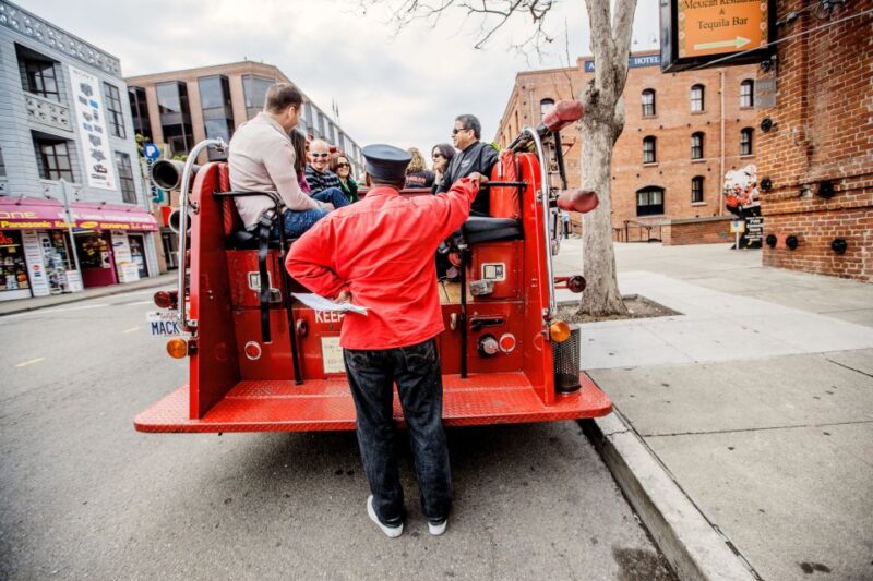 San Francisco Bay: 90-Minute Fire Engine Tour - Route through San Francisco Neighborhoods