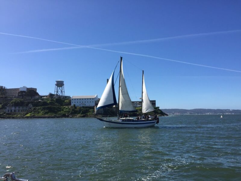 San Francisco: Bay Sailing Tour with Drinks - The Privateer Sailboat and Its Classic Charm