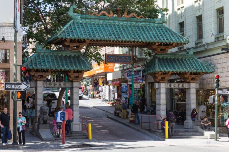 San Francisco: Chinatown Culinary Walking Tour - Visiting a Buddhist Temple and Historic Sites