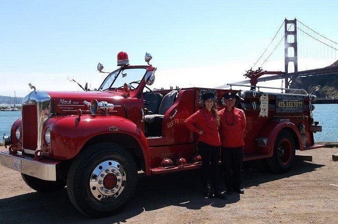 San Francisco Fire Engine Holiday Lights Tour - Photo Opportunities and Festive Atmosphere