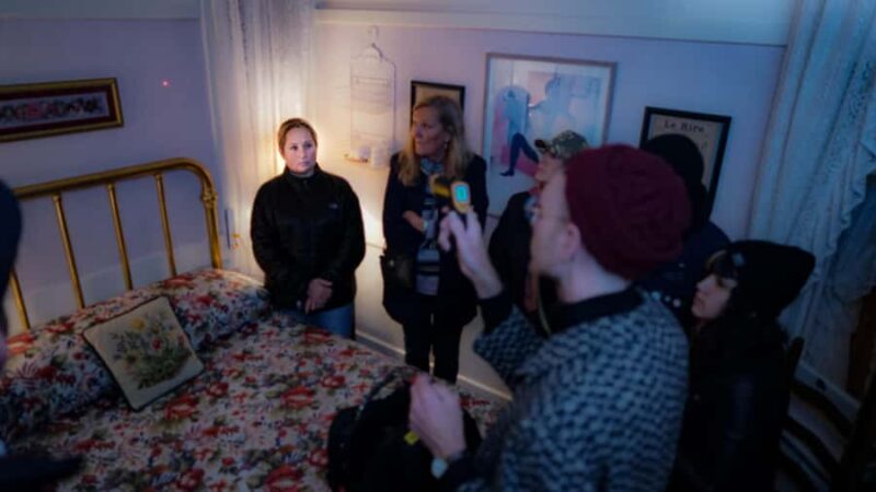 San Francisco: Haunted Hotel Ghost Hunting with Cocktail - The Haunted Cocktail at Fior d’Italia and Dark History Tales