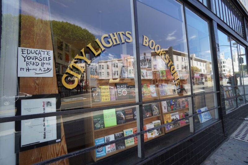 San Francisco: North Beach Food and History Walking Tour - Walking Along Columbus Avenue: From Cafés to Cultural Landmarks