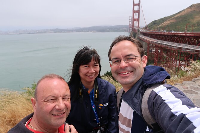 San Francisco: Shared Deluxe Bus sightseeing Tour with 20 Stops - Key Points