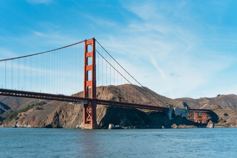 San Francisco: Skip-the-Line Escape from The Rock Bay Cruise - The Onboard Audio Guide and Multilingual Support