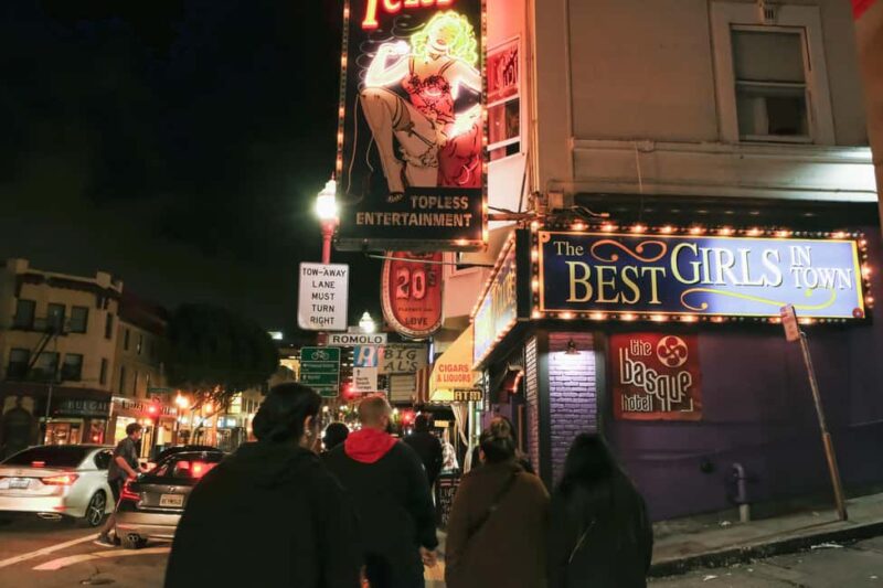 San Francisco: Walk with Spirits Haunted Pub Crawl - The Guide’s Role and Atmosphere