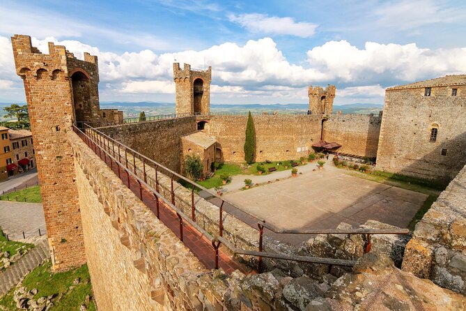 San Gimignano, Chianti and Montalcino Tour through Tuscan wine - Tasting Brunello di Montalcino