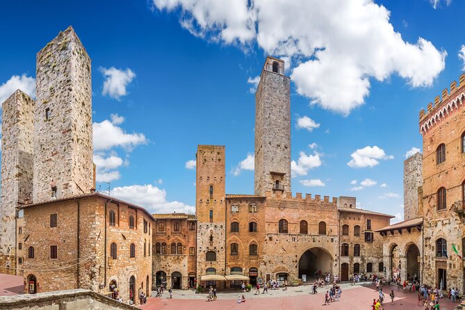 San Gimignano, Chianti and Montalcino Tour through Tuscan wine - Return to Siena and Final Drop-Off
