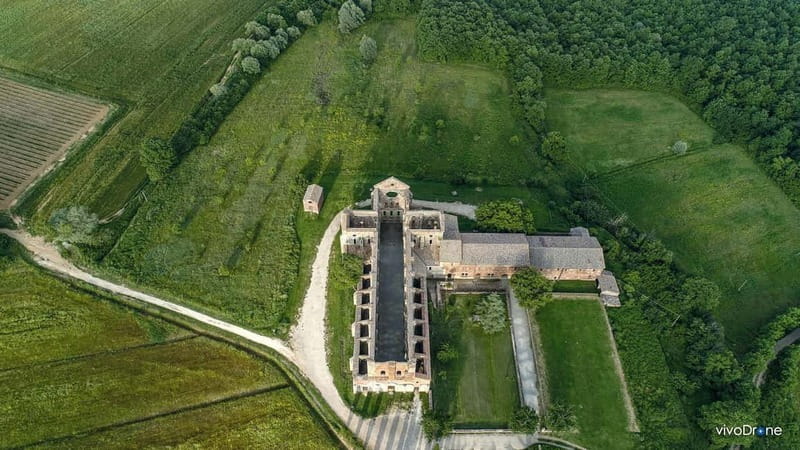 San Gimignano: Drone Tour video in tuscany - Shooting Locations: San Gimignano, Chianti, and Medieval Towns