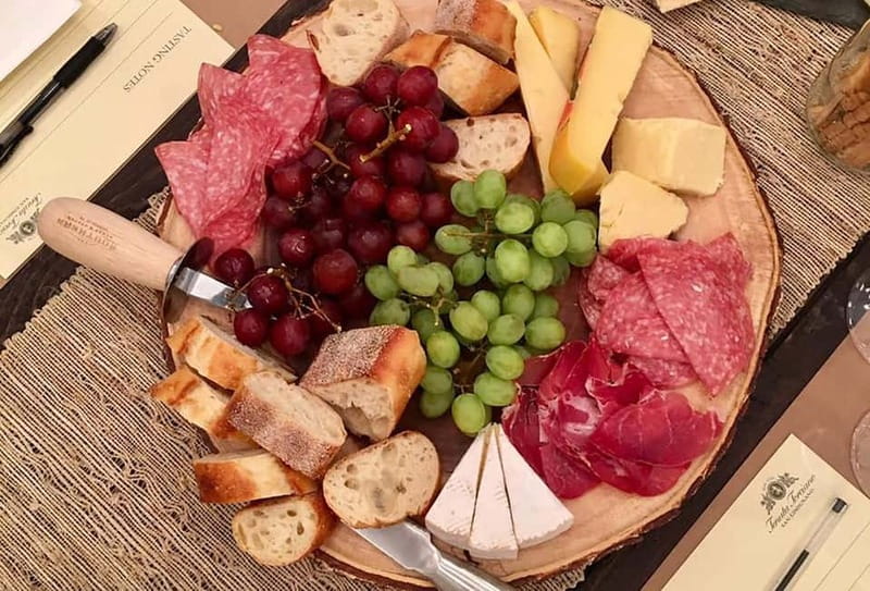 San Gimignano: Tasting of Tuscan Wines and Cheeses - The Role of the Guide: Knowledgeable and Engaging