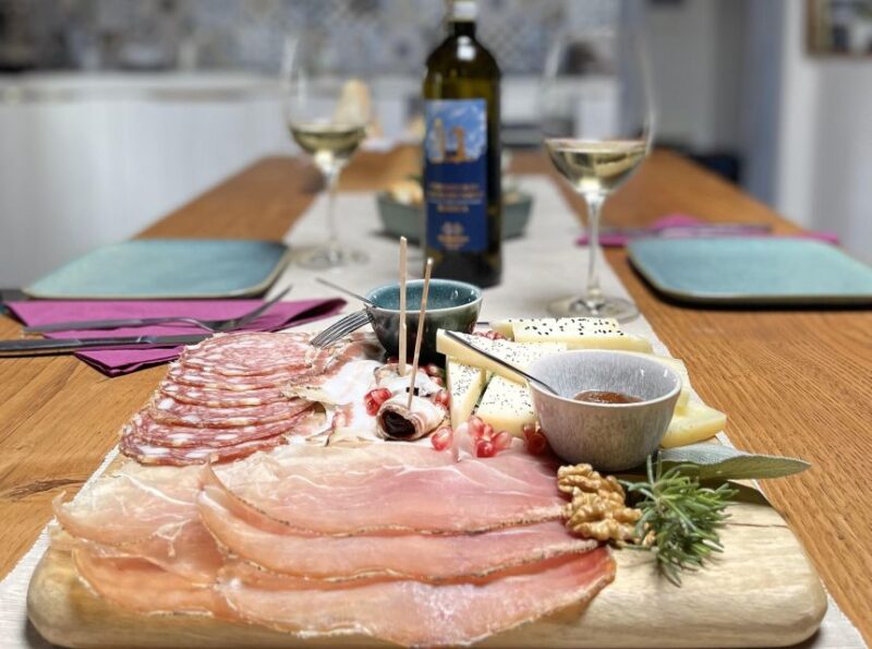 San Gimignano: Vineyard and Cellar Tour with Wine Tasting - Explore a Charming Tuscan Vineyard with Expert-guided Wine Tasting