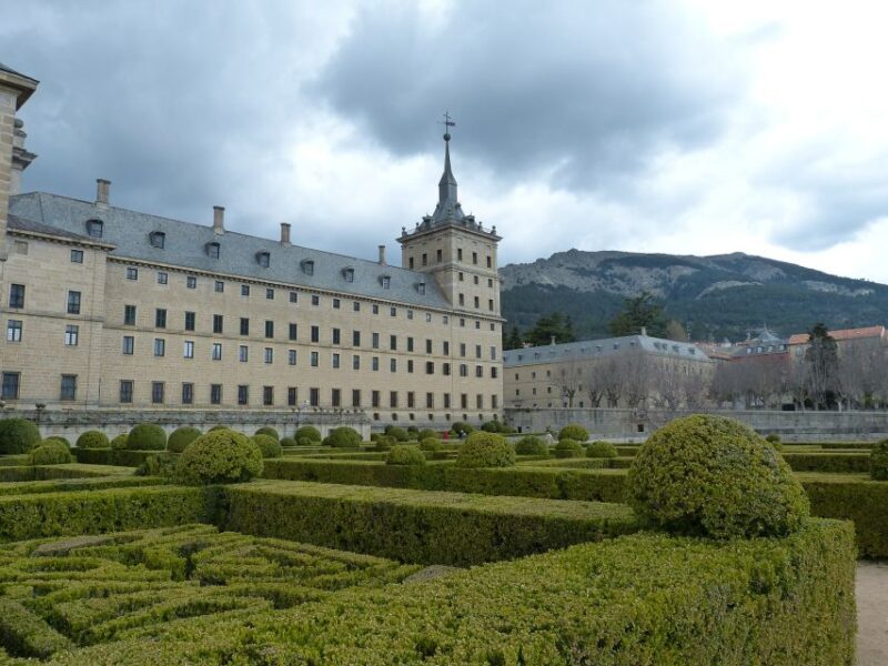 San Lorenzo de El Escorial: Monastery and Site Guided Tour - Discover the UNESCO World Heritage Site of El Escorial