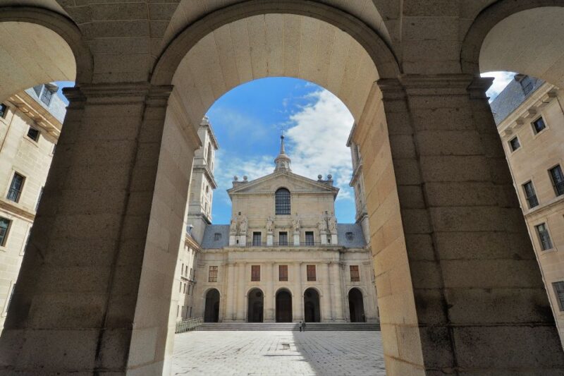 San Lorenzo de El Escorial: Monastery and Site Guided Tour - Walking Through the Palatial Rooms and Architectural Features