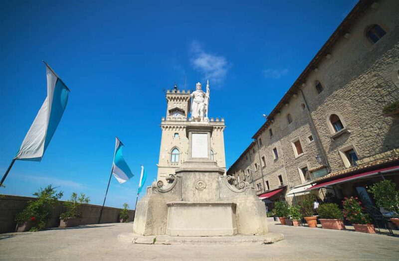 San Marino in Small Groups: Guided Tour with 7 Museums and Towers Pass - Exploring Cava dei Balestrieri: A Unique Photo Stop