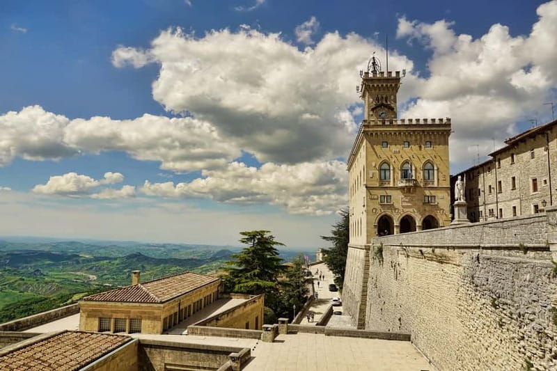 San Marino - Private Historic Walking Tour - Riding the Cable Car to Monte Titano