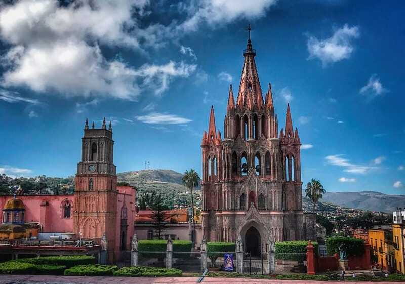 San Miguel De Allende: Downtown Landmarks Walking Tour - Exploring the Franciscan Monastic Complex