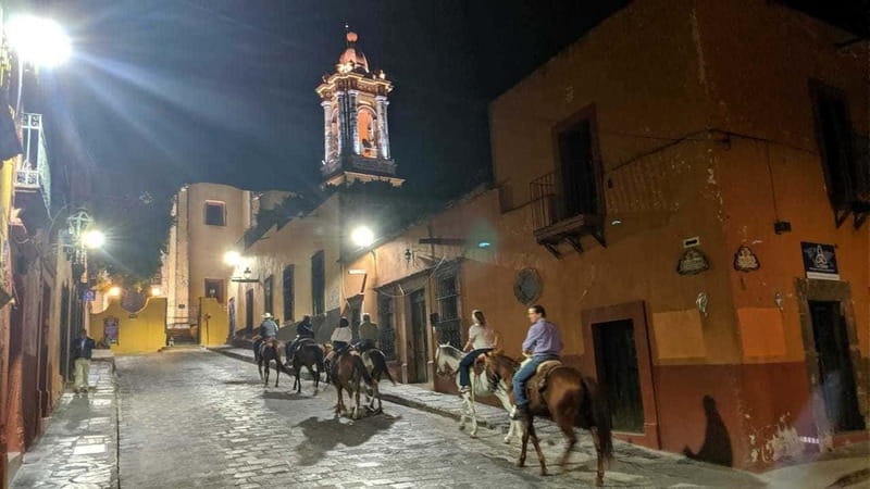 San Miguel de Allende: Horseback Riding Cantinas Tour - The Guide Experience and Group Dynamics