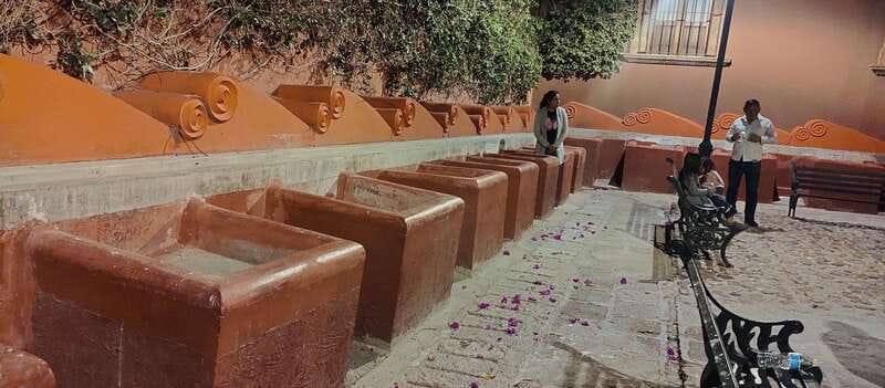 SAN MIGUEL SUNSET WALKING TOUR - Visiting the Historic Public Laundry at El Chorro