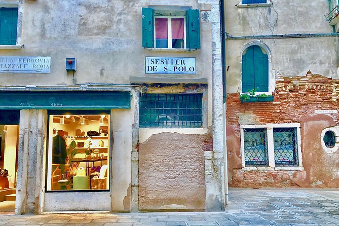 San Polo, Rialto & Frari: 2-Hour Private Walking Tour in Venice - Discovering the San Polo Neighborhood