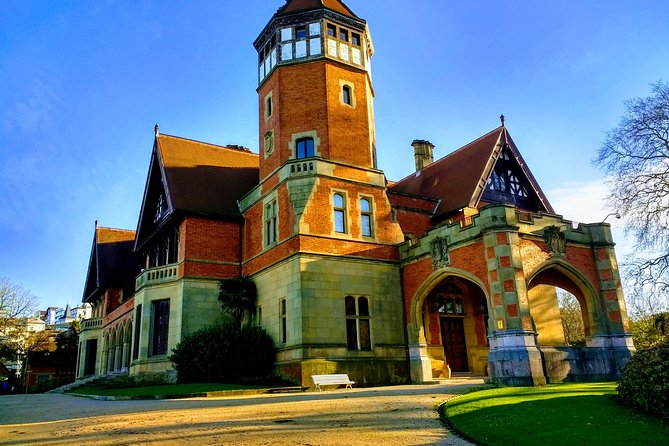 San Sebastian Bike Tour - Zurriola Beach and Surf Culture
