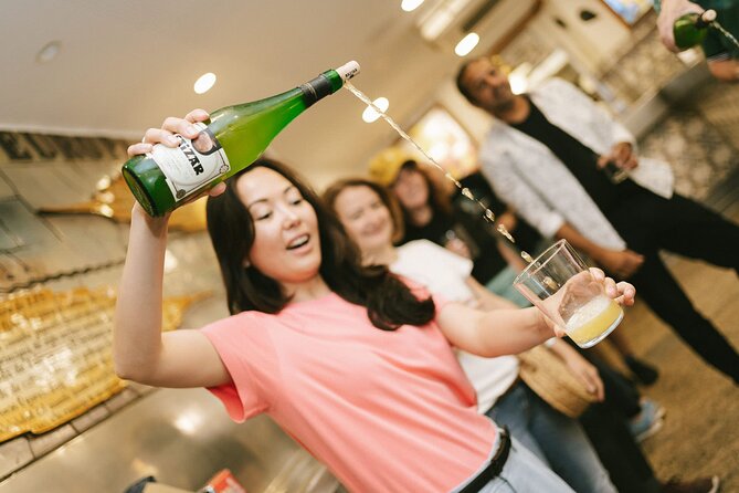 San Sebastian Centro Neighborhood Pintxos & Wine Tour - Guide Expertise and Local Insights