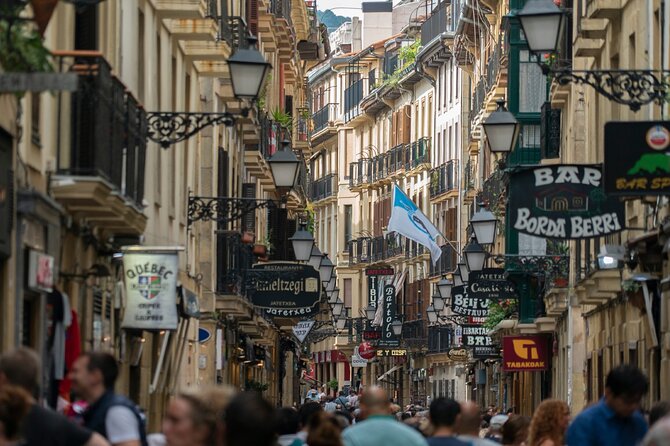 San Sebastian Donostria: Self Guided Scavenger Hunt and Tour - Flexibility and Customization for Your Pace