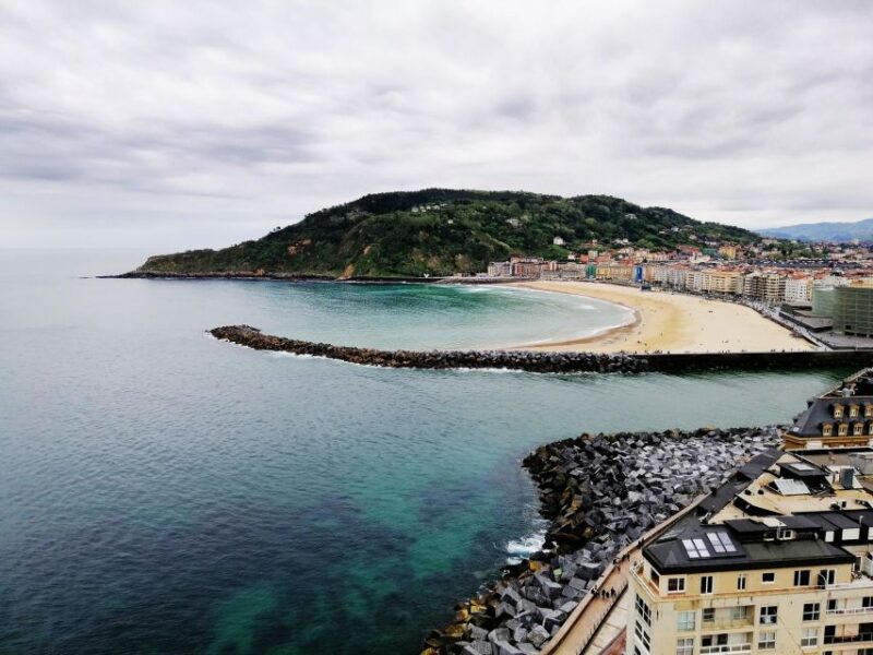 San Sebastian: Express Walk with a Local in 60 minutes - Practical Details: Meeting Points and Logistics
