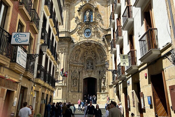 San Sebastian Food Tour: Pintxos, Drinks, and Tapas with a Local - The Food Stops and Venues: A Taste of the Best Pintxos