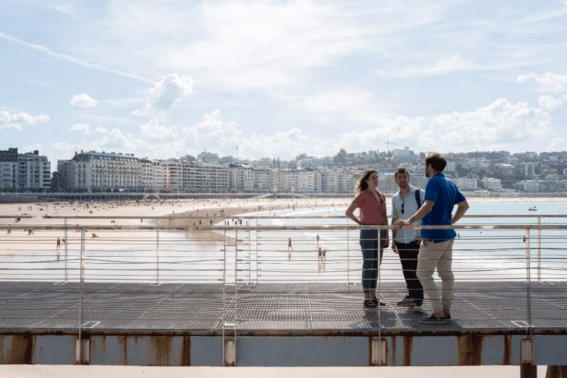 San Sebastian: Guided Walking Tour with Pintxo and Drink - From the Old Town to the Elegant Expansion